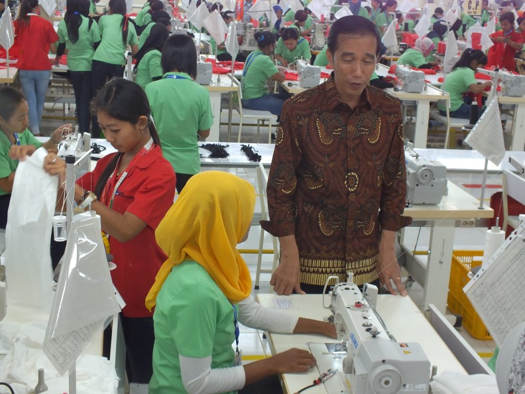 Industri Tekstil Dan Produk Tekstil: Sejarah, Potret, Tantangan, Dan ...